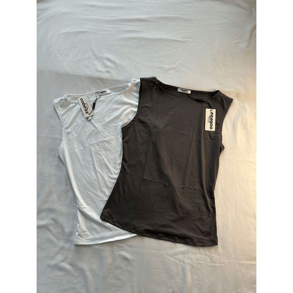 zeagoo Women’s Sleeveless Crew Neck Camisoles - Black & White